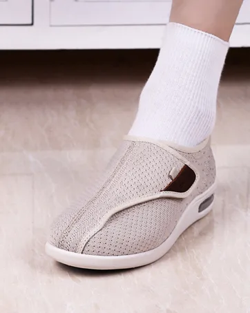 Women's Wide Width Diabetic Shoes with Adjustable Closure Non-slip Comfy Edema Sandals for Elderly Deformed Swollen Feet Black 9 - Adjustable Women
