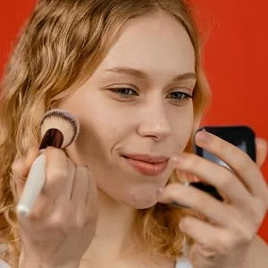 Iconikal Metal Compact Mirror 1X / 3X Magnification Black 2-Pack - girl doing makeup