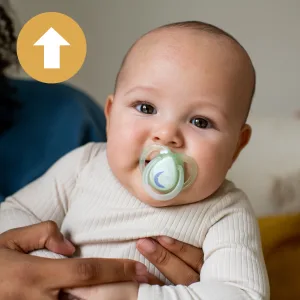 Tommee Tippee Night Time Glow in The Dark Pacifiers Symmetrical Design BPA-Free Silicone Nipple Includes Sterilizer Box 0-6m 2 Count 0-6 Months - image