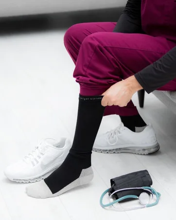 CompressionZ Compression Socks 20-30 mmHG for Men & Women - Nurses Runners White 2 Pack Medium - 20-30 Socks