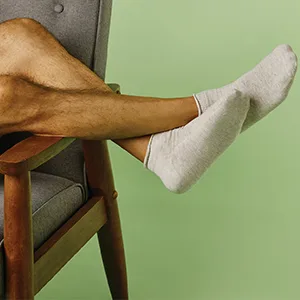 SmartKnit Seamless Mini-Crew Socks for Diabetes Arthritis or Sensitive Feet Large White - Relief for Seam Sensitivities