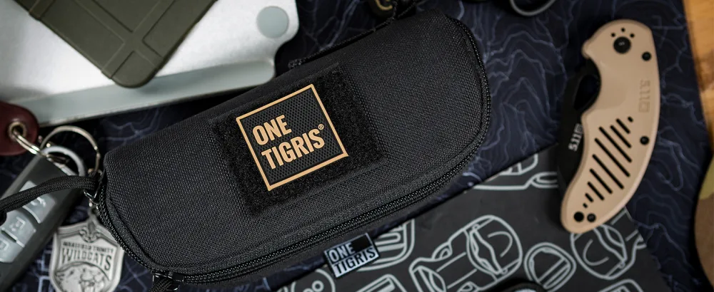 OneTigris Eyeglasses Hard Case Tactical Molle Zipper Sunglasses Carrying Case 1000D Nylon with Clip Green - Eyeglasses Hard Case