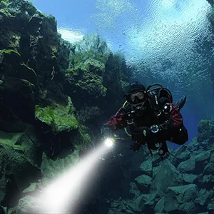 BlueFire Professional 1100 Lumen Diving Flashlight XM-L2 Bright Submarine Light Scuba Safety Lights Waterproof Underwater Torch 1 Pack - product information 12