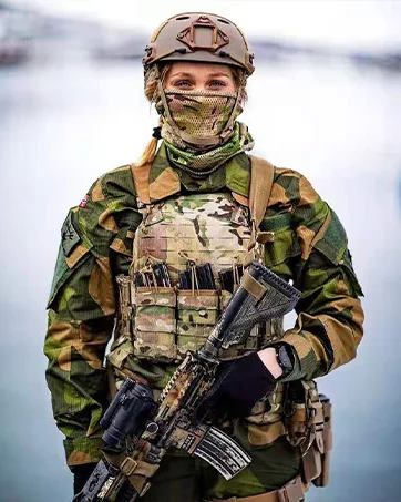 IDOGEAR Mini Tactical MOLLE Hydration Pack Water Reservoir Bag Outdoor Water Bladder Carrier Pack for Tactical Vest Backpack A:multicam - classic triple mag pouch