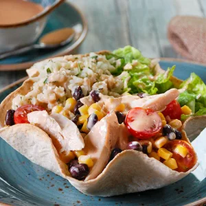 Green Giant 50% Less Sodium Whole Kernel Sweet Corn 15.25 Ounce Can (Pack of 12) - Southwest taco salad with corn