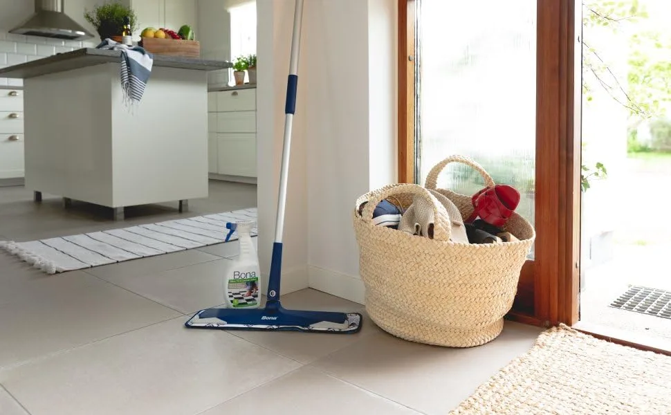 Bona Hard-Surface Floor Cleaner Liquid - for Stone Tile Laminate & LVT Floors - 1 Litre Spray Bottle - bona stone tile laminate hard surface floor cleaning spray 1 litre