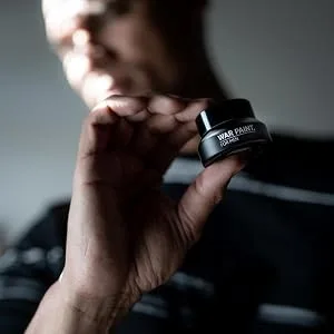 War Paint Men's Makeup Accessories (Matte Face Sponge) - Applying concealer application
