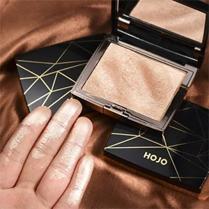 Onlyoily Highlighter - Radiance Shimmer Brick Pressed Bronzer Light-As-Air Contouring Formula (03) 01 10 g (Pack of 1) - Highlighter - Radiance Shimmer Brick Pressed Bronzer
