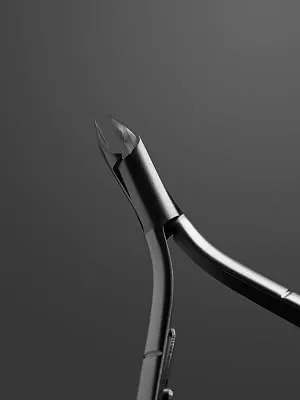 Rui Smiths Cuticle Nippers Professional Stainless Steel Spanish Handle Box Joint Matte Chrome Plated Single Spring (4mm Jaw/Quarter Jaw) 4mm Jaw Spanish Handle - box joint spanish handle mood shot closeup