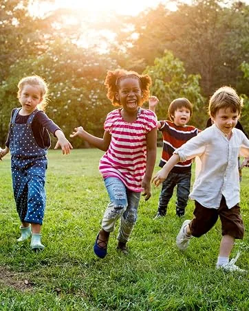UT Active Urinary Tract Support 60 Capsules - Advanced Blend of D-Mannose & Selected Nutrients to Support Systemic Urinary Health - Kids playing