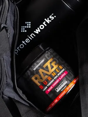 Protein Works | Raze Burner Pre Workout Powder | Thermogenic | Caffeine Carnitine & Tyrosine | Sour Cherry & Apple | 30 Servings - burner