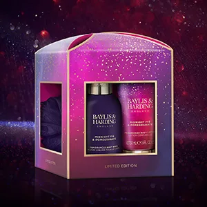 Baylis & Harding Midnight Fig & Pomegranate Luxury Essentials Treat Box Gift Set (Pack of 1) - Vegan Friendly - Lifestyle Image