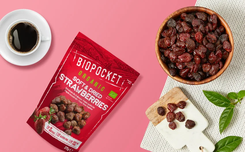 Biopocket Organic Soft & Dried Strawberries 375 g Dried Strawberries 375 g (Pack of 1) - biopocket, organic strawberries, dried strawberries, strawberries, dry strawberries, urban fruit