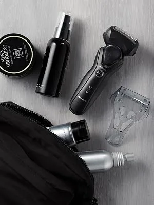 Panasonic ES-RT37 Wet and Dry Rechargeable Electric 3-Blade Shaver for Men (100-240 V) Black Single - product information 2