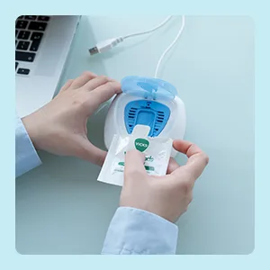 Vicks Portable Waterless Diffuser - Waterless device - USB plug-in - Easy breathing - Nightlight feature - Essential oil pads included - Travel friendly - VH1800EU USB plug - Menthol - vicks portable waterless diffuser; vicks diffuser; plug in diffuser; USB;