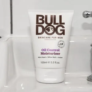 Bulldog Oil Control Moisturiser 100 ml 100 ml (Pack of 1) - Oil Control