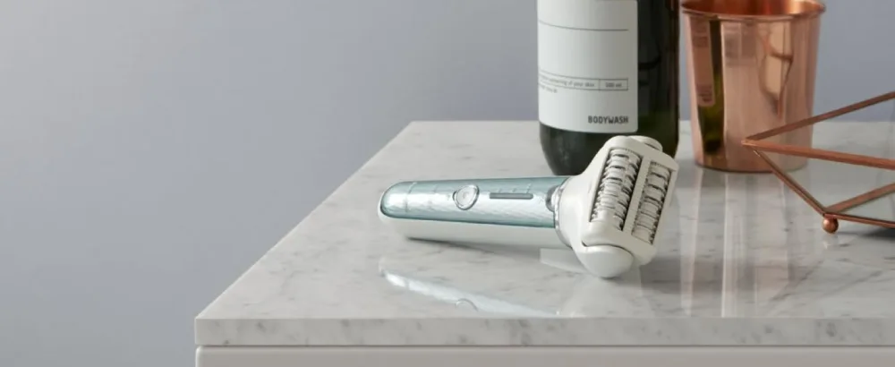 Panasonic ES-EL8C Wet and Dry Cordless Epilator with 7 Attachments & LED Light (UK Plug) EL8C - 7 attachments - The Panasonic ES-EL8C