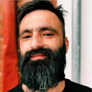 Well Groomed Wizard Folding Sandalwood Beard Comb Wooden Anti-Static Beard Grooming Comb for Men - Man with beard