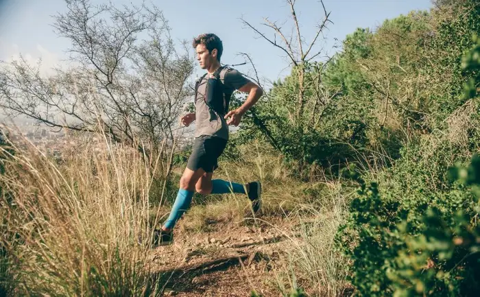 CEP - ULTRALIGHT COMPRESSION CALF SLEEVES for men | Calf sleeves with compression IV PRO - Electric Blue/Light Grey - Dultralight socks.