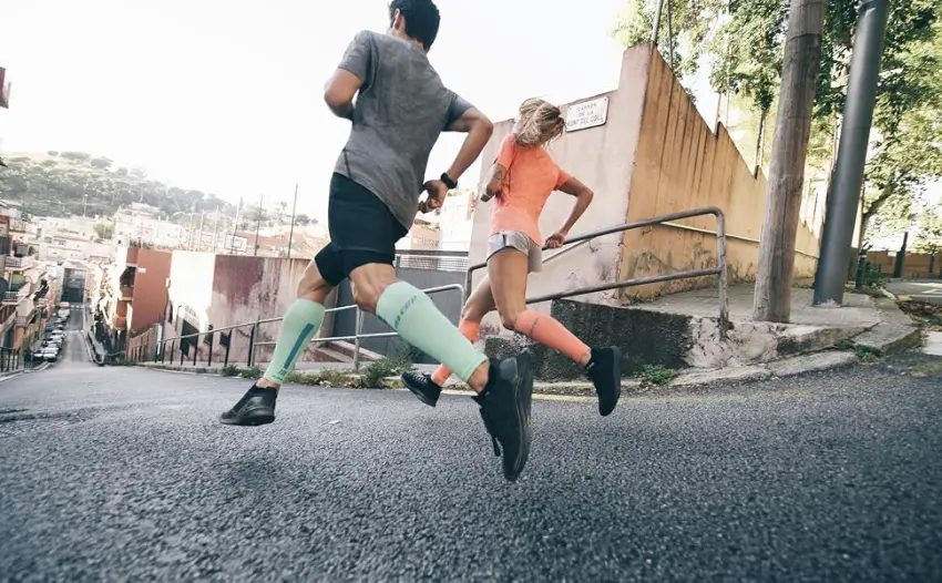 CEP - ULTRALIGHT COMPRESSION CALF SLEEVES for men | Calf sleeves with compression V Mint/Grey - product information 3