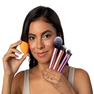 Real Techniques by Samantha Chapman Everyday Essentials For Blush + Foundation + Shadow + Highlighter + Concealer 5 Pieces - image