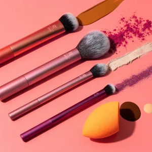Real Techniques by Samantha Chapman Everyday Essentials For Blush + Foundation + Shadow + Highlighter + Concealer 5 Pieces - image