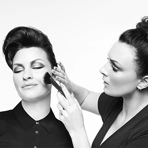 Real Techniques by Samantha Chapman Mini Medium Sculpting Brush 1 Brush - real techniques;makeup brushes;makeup sponges;make-up;makeup